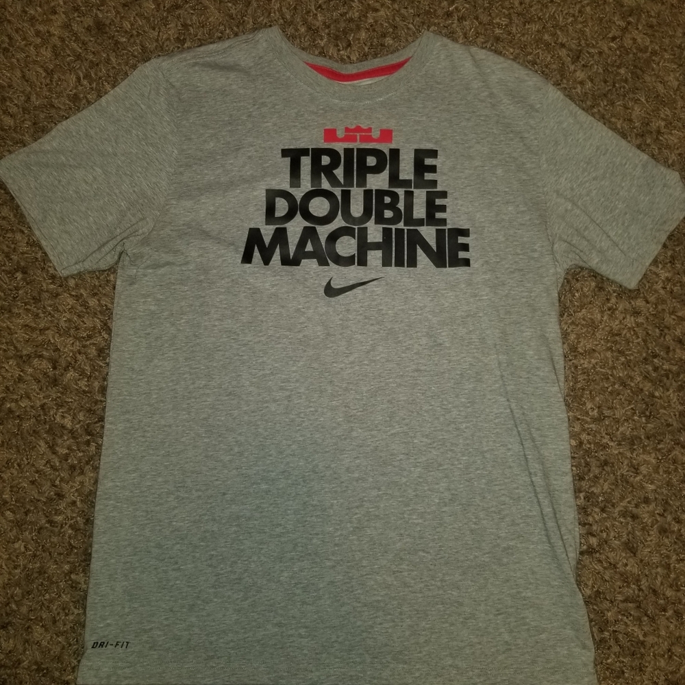 Lebron James shirt